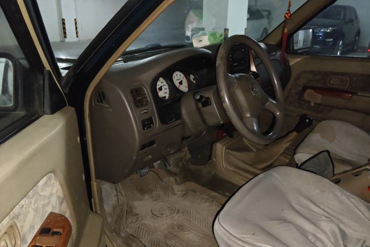 Used Nissan D22 2011 2.4L Gasoline Two-Wheel Drive Standard Version Driver Seat