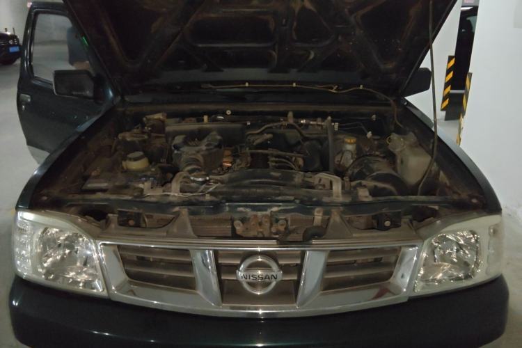 Used Nissan D22 2011 2.4L Gasoline Two-Wheel Drive Standard Version Engine Bay