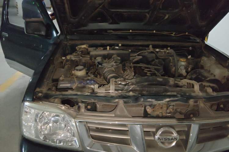 Used Nissan D22 2011 2.4L Gasoline Two-Wheel Drive Standard Version Engine Bay Right