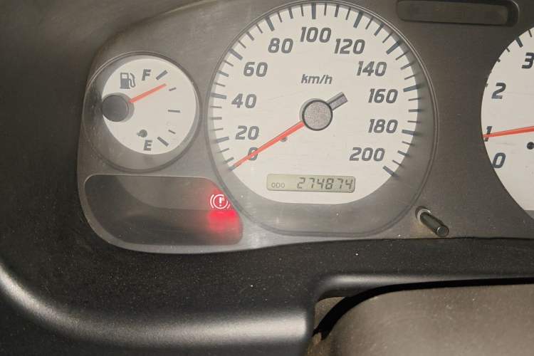 Used Nissan D22 2011 2.4L Gasoline Two-Wheel Drive Standard Version Odometer Close Up