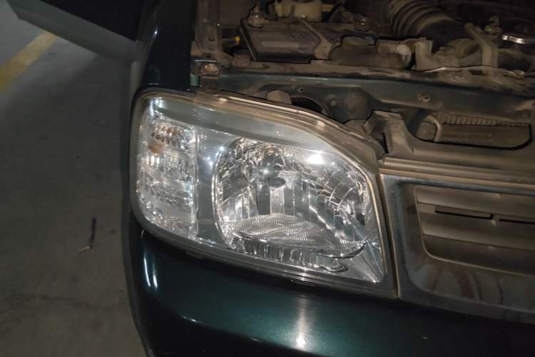 Used Nissan D22 2011 2.4L Gasoline Two-Wheel Drive Standard Version Right Front Headlight