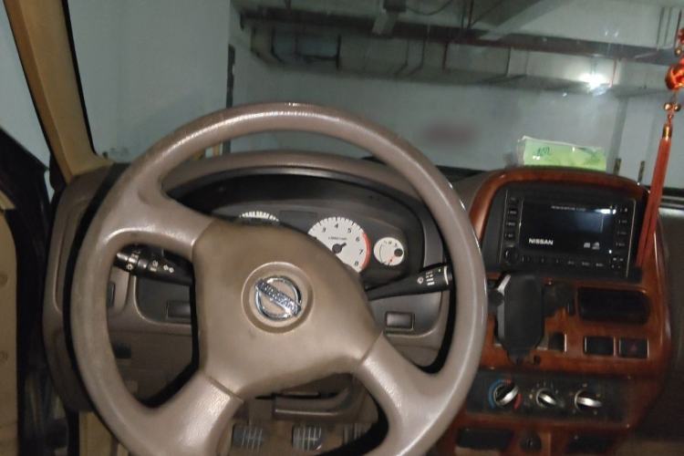 Used Nissan D22 2011 2.4L Gasoline Two-Wheel Drive Standard Version Steering Wheel