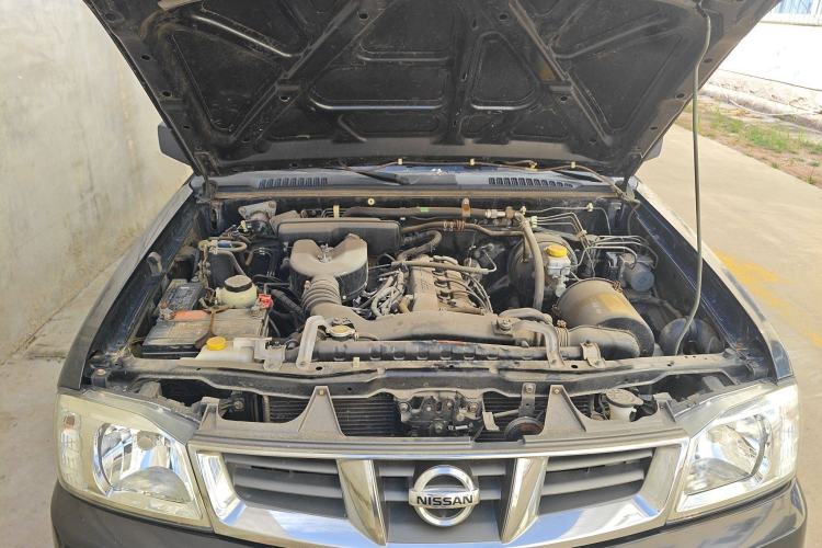 Used Nissan D22 2013 2.4L Gasoline Two-Wheel-Drive Premium Model Engine Bay