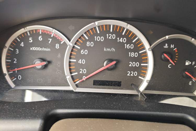 Used Nissan D22 2013 2.4L Gasoline Two-Wheel-Drive Premium Model Instrument Cluster