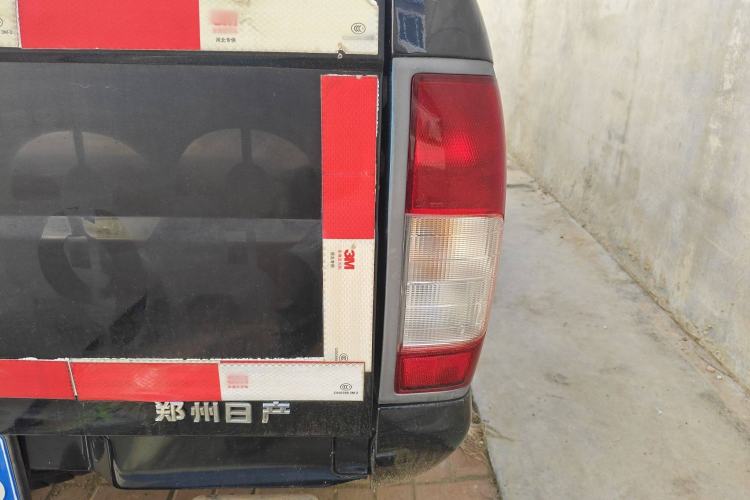 Used Nissan D22 2013 2.4L Gasoline Two-Wheel-Drive Premium Model Right Rear Taillight