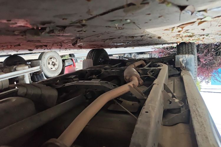Used Nissan D22 2013 2.4L Gasoline Two-Wheel-Drive Standard Model Chassis Rear Left