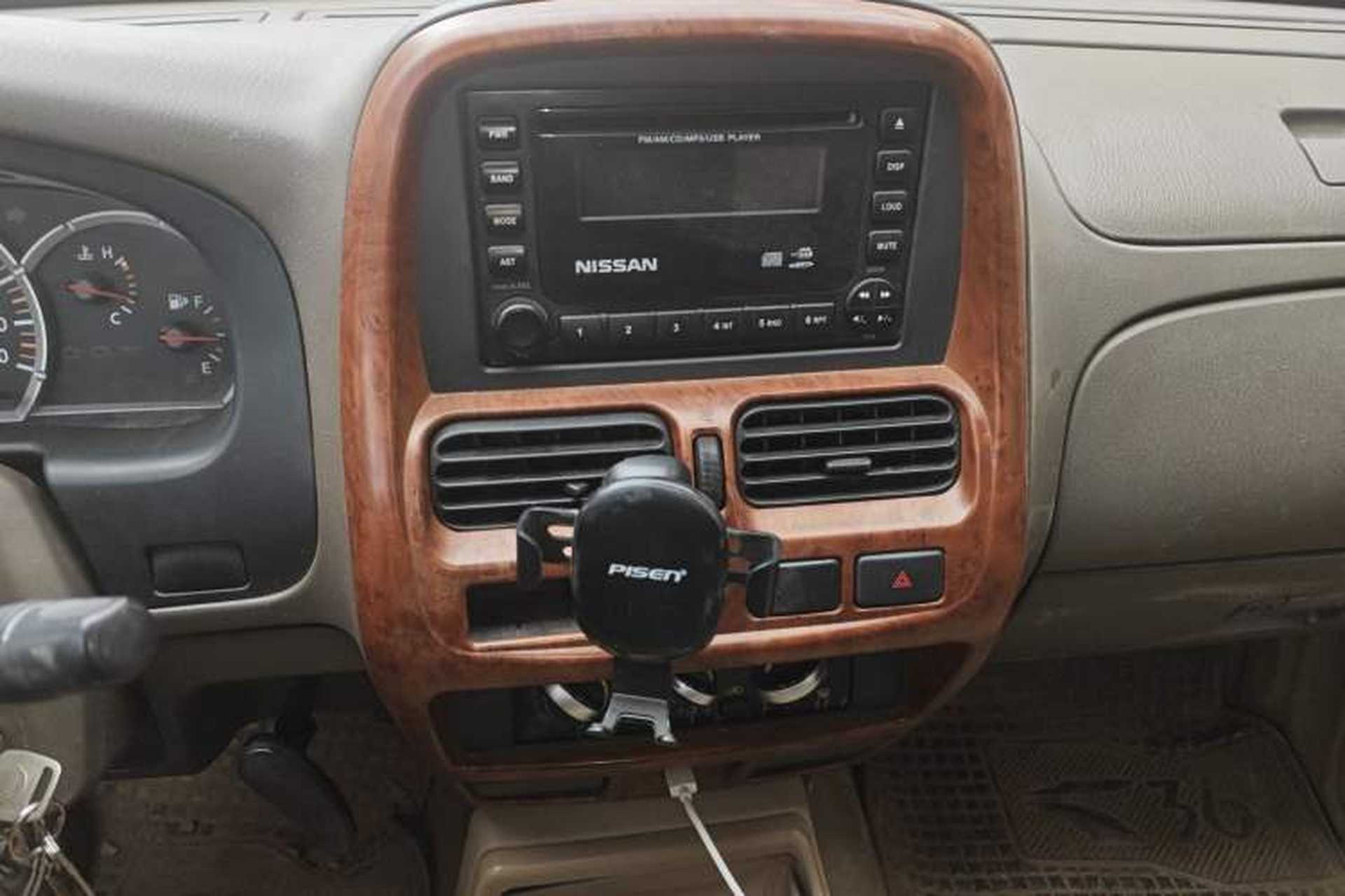 Used Nissan D22 2013 2.4L Gasoline Two-Wheel-Drive Standard Model Audio And AC Panel