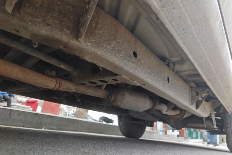 Used Nissan D22 2013 2.4L Gasoline Two-Wheel-Drive Standard Model Chassis Front Left