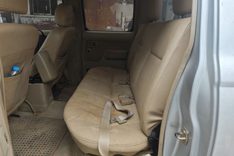 Used Nissan D22 2013 2.4L Gasoline Two-Wheel-Drive Standard Model Left Rear Seat