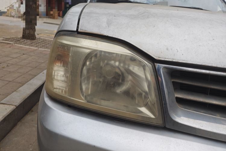 Used Nissan D22 2013 2.4L Gasoline Two-Wheel-Drive Standard Model Right Front Headlight
