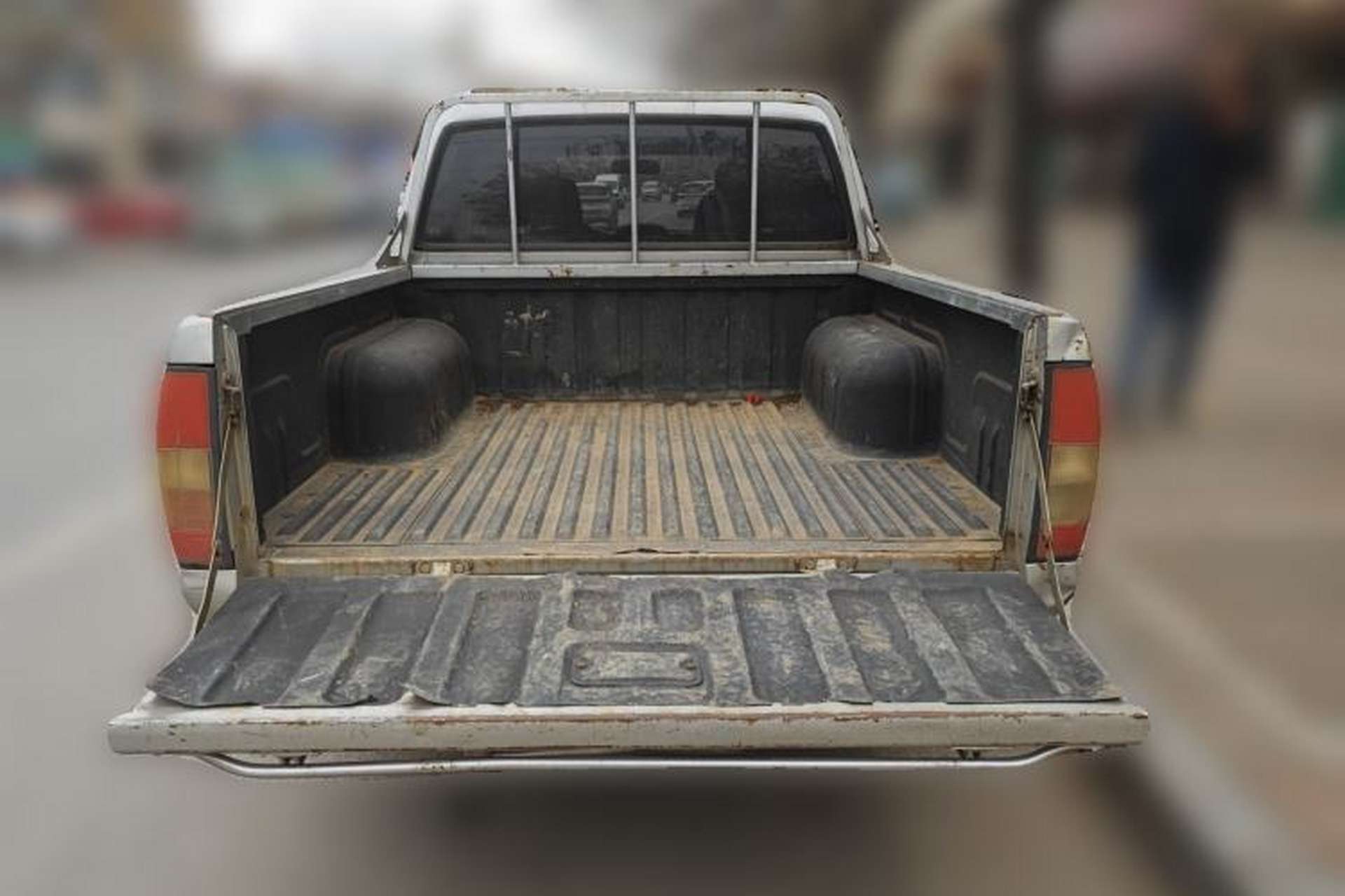 Used Nissan D22 2013 2.4L Gasoline Two-Wheel-Drive Standard Model Trunk