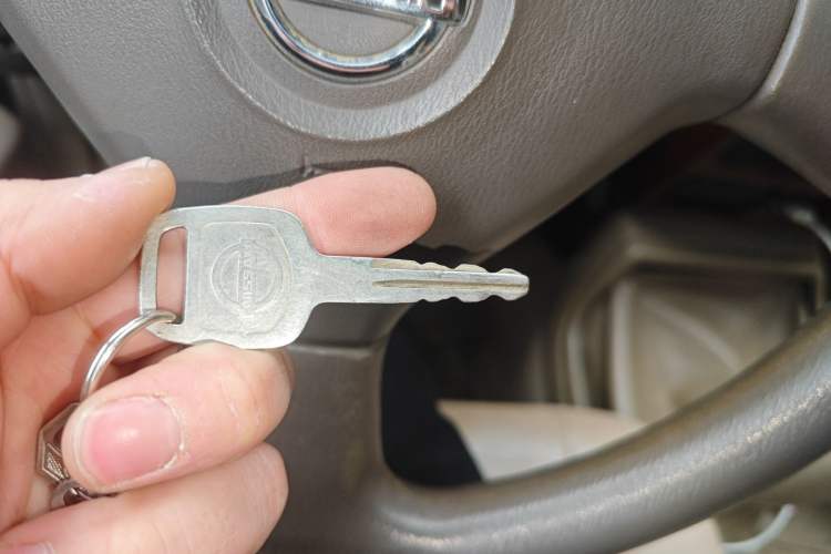 Used Nissan D22 2013 2.4L Gasoline Two-Wheel-Drive Standard Model Vehicle Key