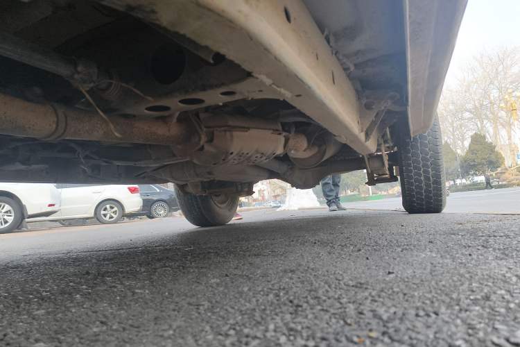 Used Nissan D22 2013 2.4L Gasoline Two-Wheel-Drive Standard Model Chassis Front Left