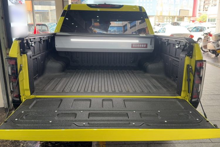 Used Nissan Frontier Pro PHEV 2026 131km All-Wheel Drive Luxury Edition Trunk