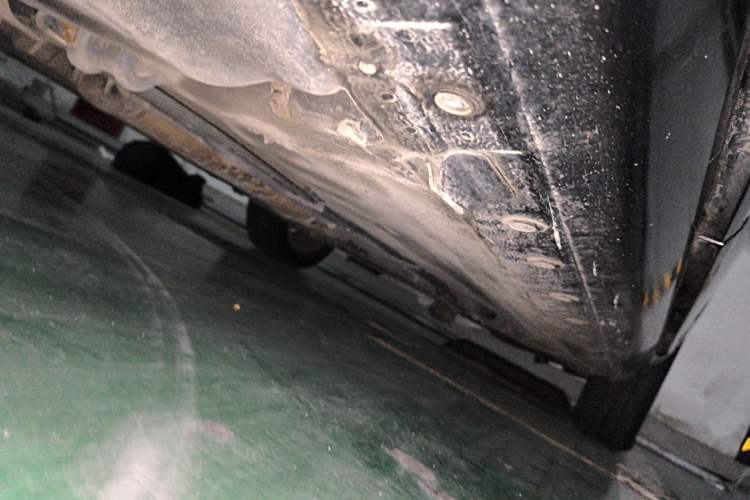 Used Nissan Geniss 2006 1.8L Manual Standard Edition Chassis Rear Right
