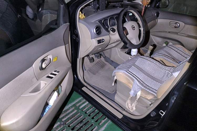 Used Nissan Geniss 2006 1.8L Manual Standard Edition Driver Seat