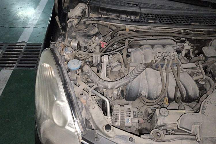 Used Nissan Geniss 2006 1.8L Manual Standard Edition Engine Bay Right