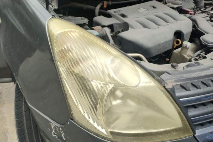 Used Nissan Geniss 2006 1.8L Automatic Comfort Model Right Front Headlight