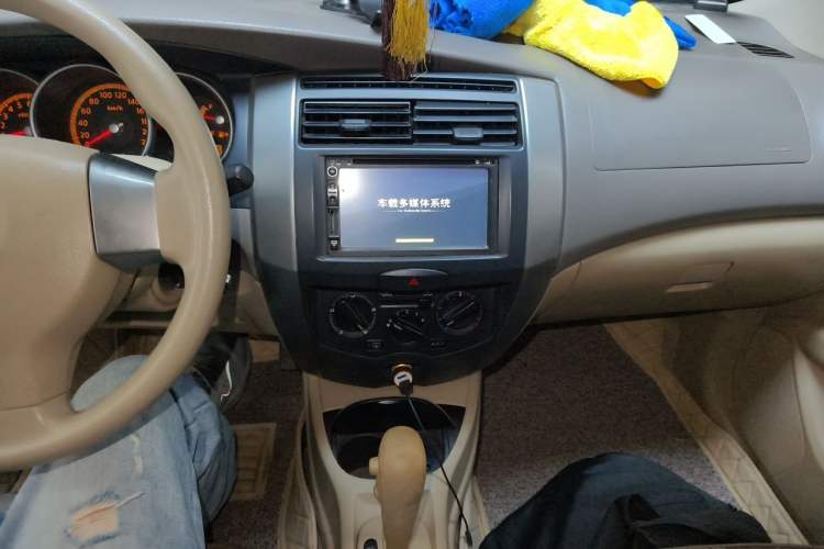 Used Nissan Geniss 2006 1.8L Automatic Standard Edition Audio And AC Panel