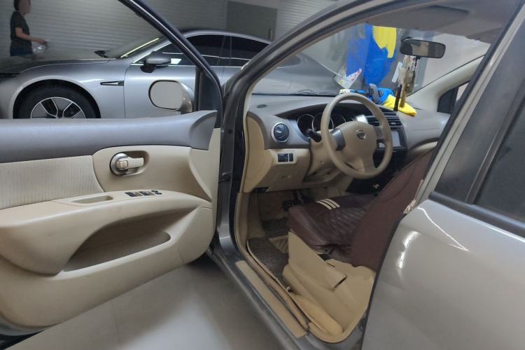 Used Nissan Geniss 2006 1.8L Automatic Standard Edition Driver Seat