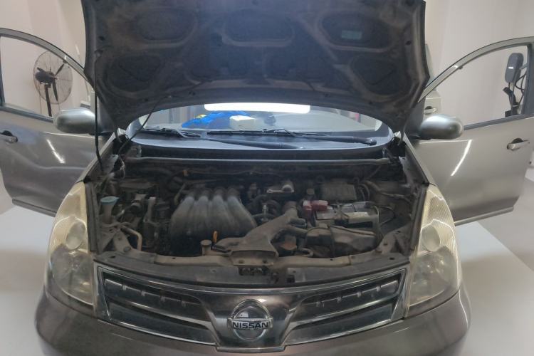 Used Nissan Geniss 2006 1.8L Automatic Standard Edition Engine Bay