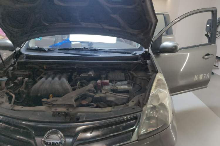 Used Nissan Geniss 2006 1.8L Automatic Standard Edition Engine Bay Left