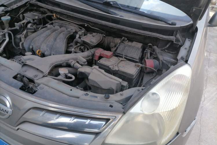 Used Nissan Geniss 2006 1.8L Manual Standard Edition Engine Bay Left