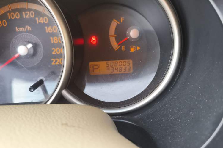 Used Nissan Geniss 2006 1.8L Automatic Standard Edition Odometer Close Up