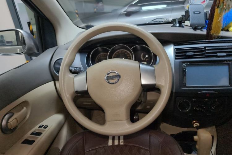Used Nissan Geniss 2006 1.8L Automatic Standard Edition Steering Wheel