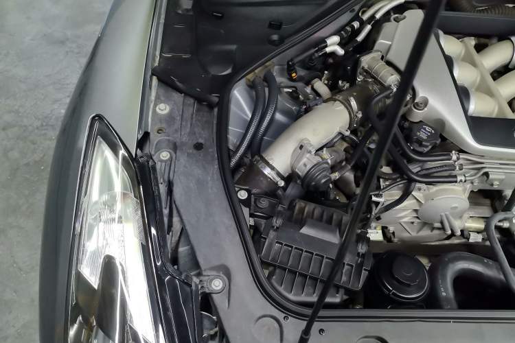 Used Nissan GT-R 2009 Base Model Engine Bay Right