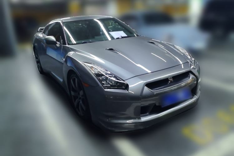 Used Nissan GT-R 2009 Base Model Front Right 45 Deg
