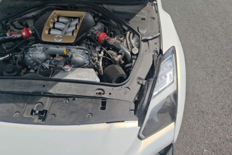 Used Nissan GT-R 2010 3.8T Premium Edition Engine Bay Left