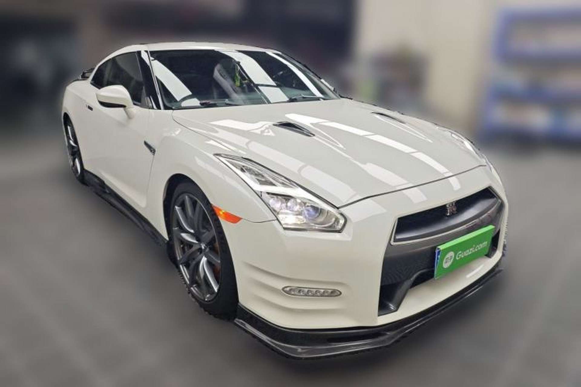 Used Nissan GT-R  Front Right 45 Deg