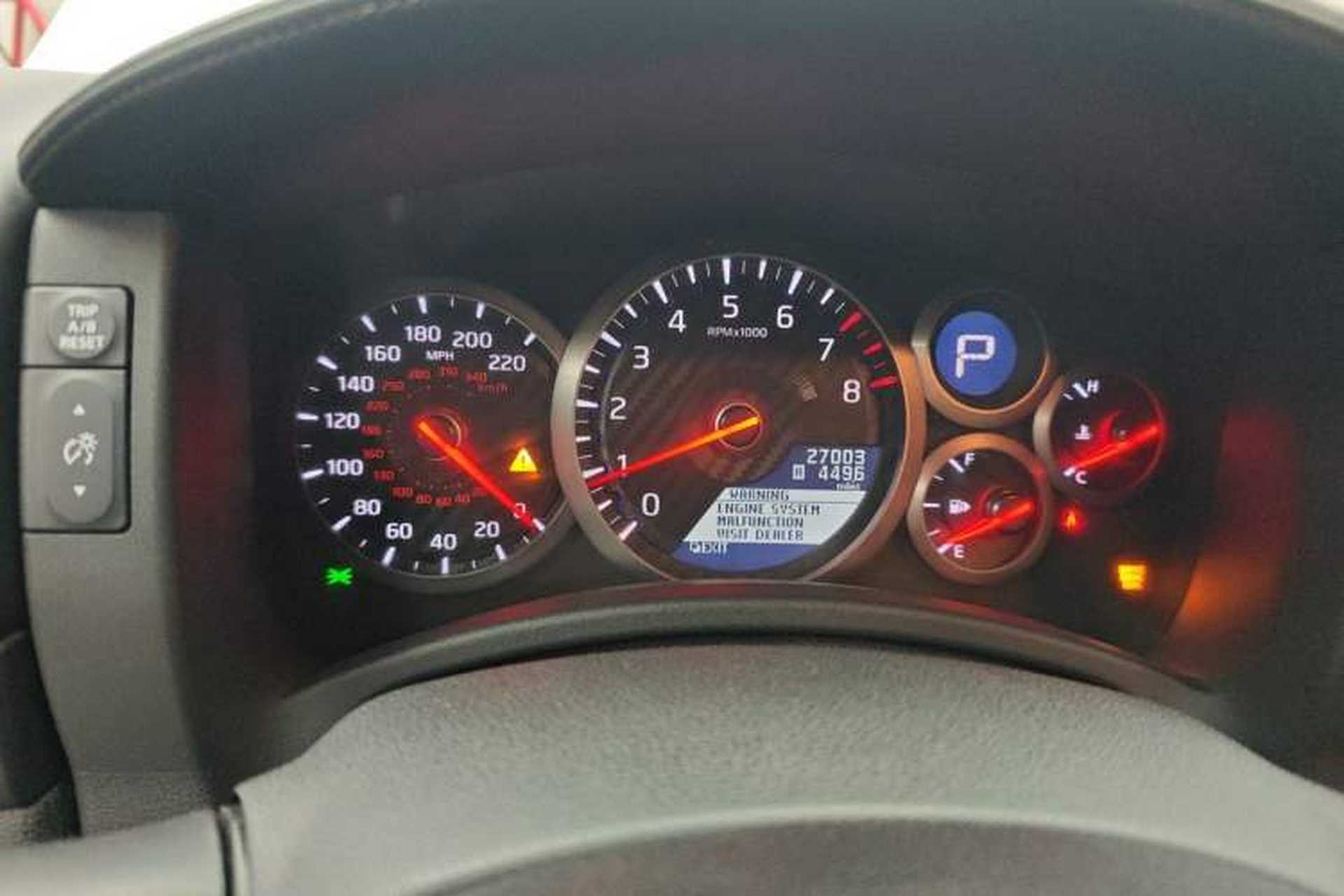 Used Nissan GT-R  Instrument Cluster