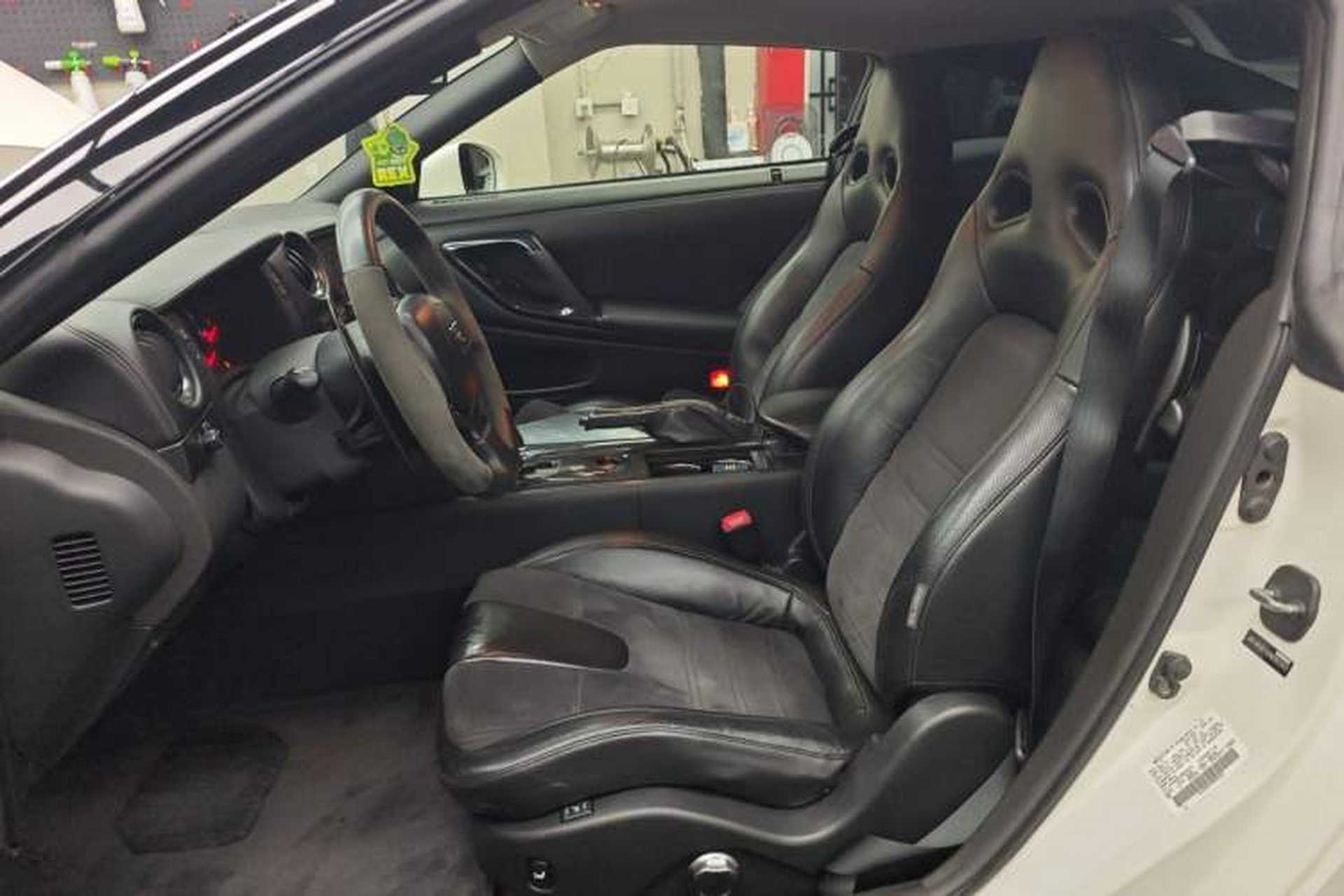 Used Nissan GT-R  Left Front Seat