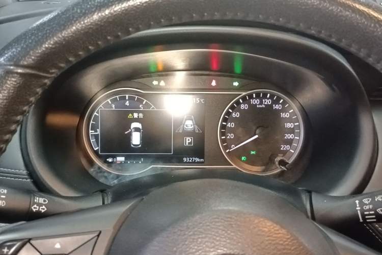 Used Nissan Kicks 2017 1.5L CVT Smart Drive Edition Instrument Cluster