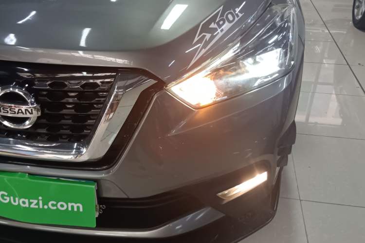 Used Nissan Kicks 2017 1.5L CVT Smart Drive Edition Left Front Headlight