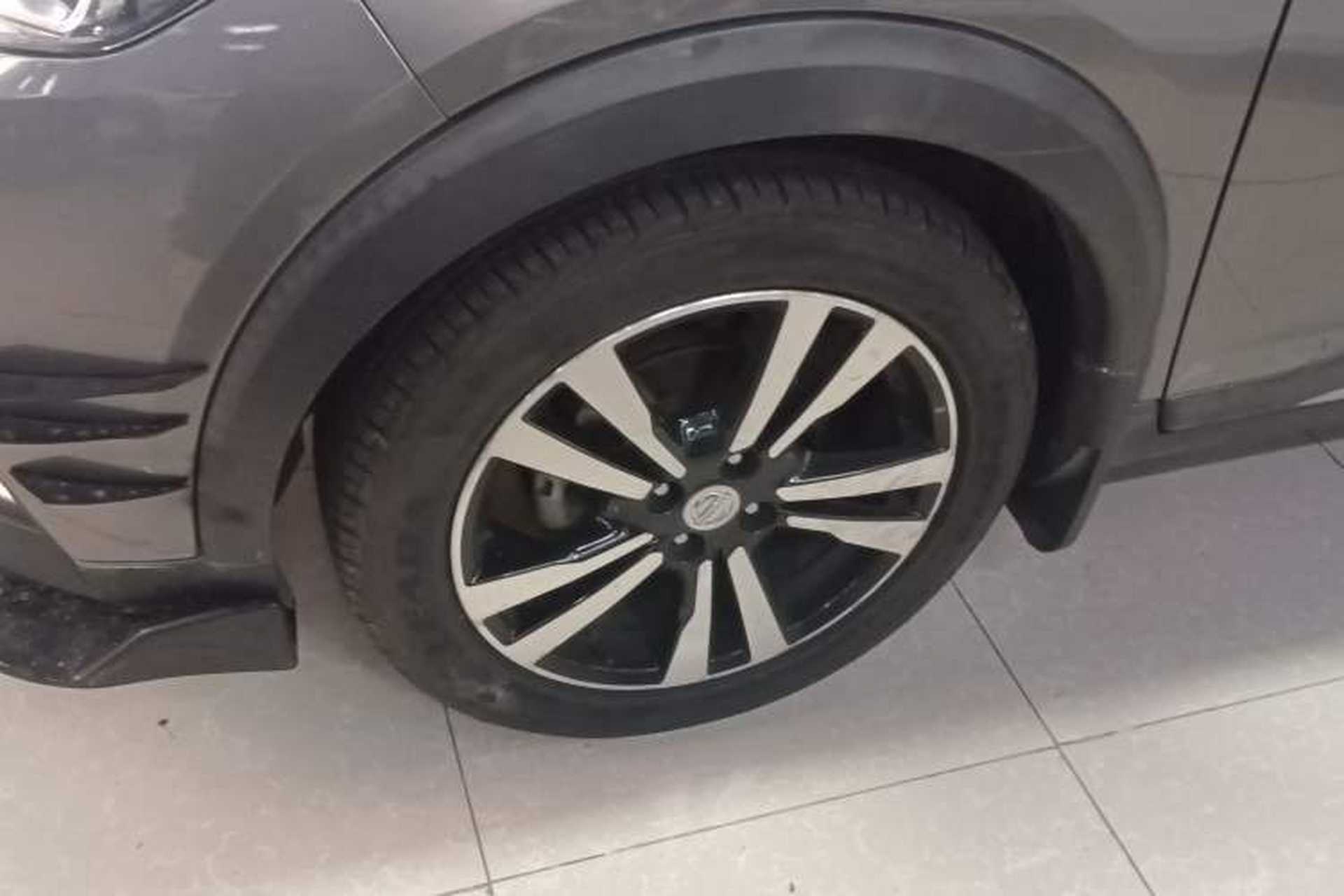 Used Nissan Kicks 2017 1.5L CVT Smart Drive Edition Left Front Wheel Hub