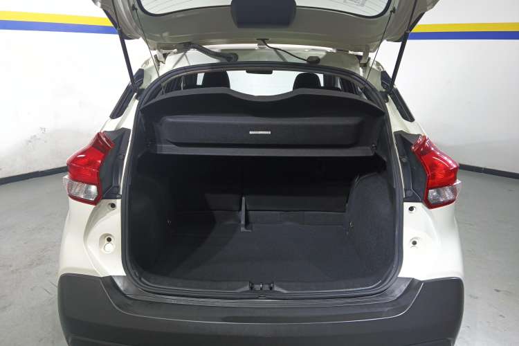 Used Nissan Kicks 2020 1.5L XE Manual Cool Edition Trunk