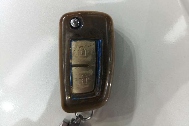 Used Nissan Kicks 2020 1.5L XE Manual Cool Edition Vehicle Key