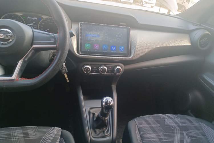 Used Nissan Kicks 2017 1.5L Manual Cool Dynamic Edition Audio And AC Panel