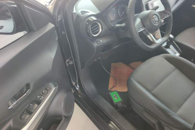 Used Nissan Kicks 2017 1.5L CVT Smart Drive Edition Driver Seat