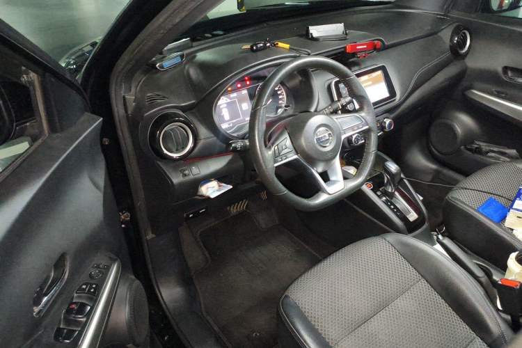 Used Nissan Kicks 2017 1.5L CVT Smart Drive Edition Driver Seat