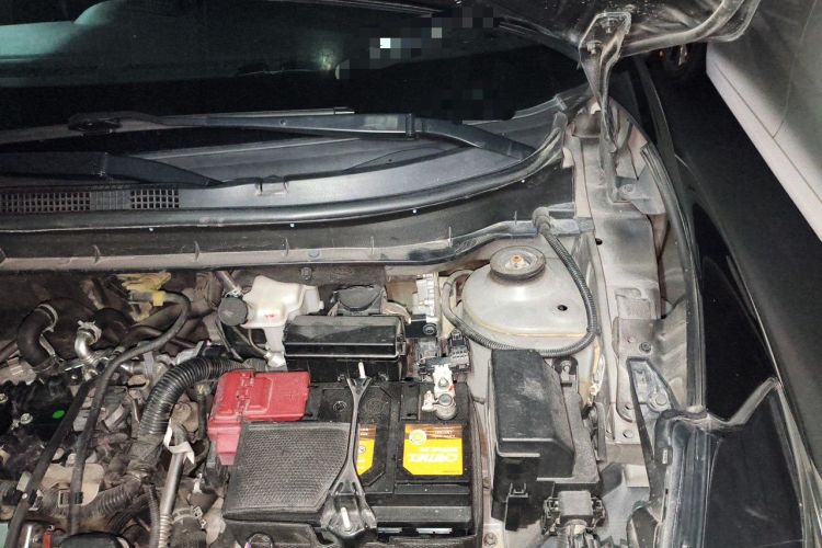 Used Nissan Kicks 2017 1.5L CVT Smart Drive Edition Engine Bay Left