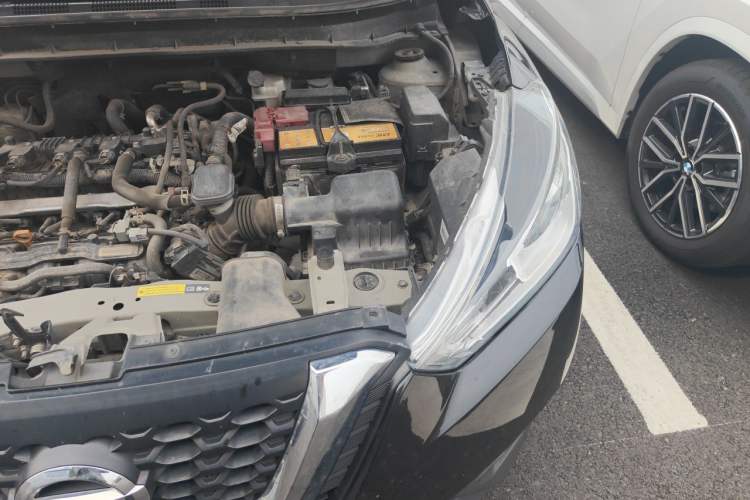 Used Nissan Kicks 2017 1.5L CVT Smart Drive Edition Engine Bay Left