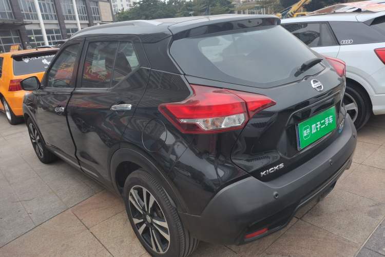 Used Nissan Kicks 2017 1.5L CVT Smart Drive Edition Exterior 2