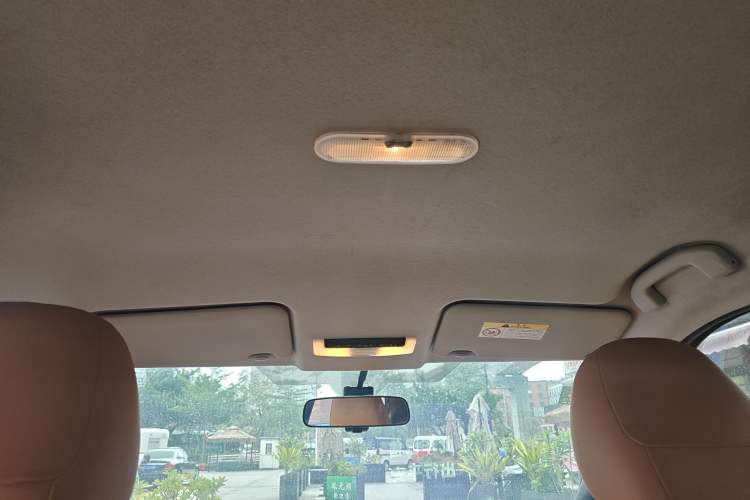 Used Nissan Kicks 2017 1.5L CVT Smart Drive Edition Headliner