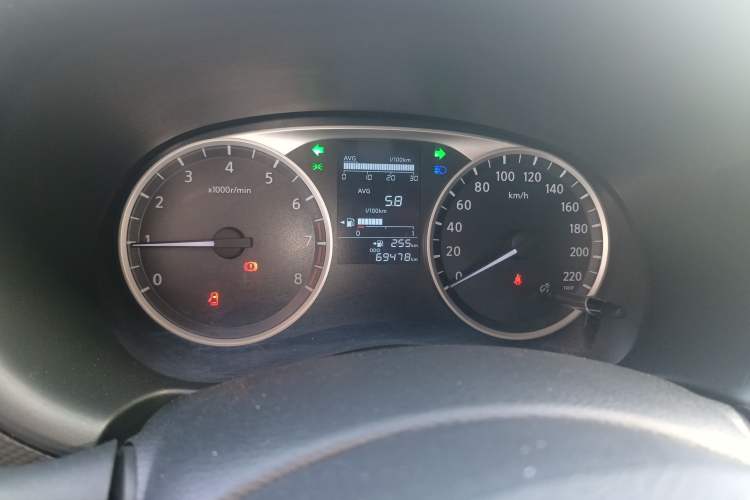 Used Nissan Kicks 2017 1.5L Manual Cool Dynamic Edition Instrument Cluster