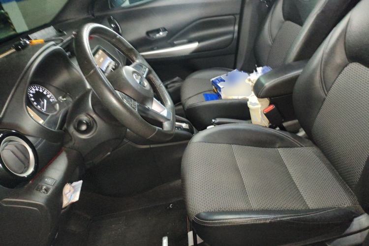 Used Nissan Kicks 2017 1.5L CVT Smart Drive Edition Left Front Seat