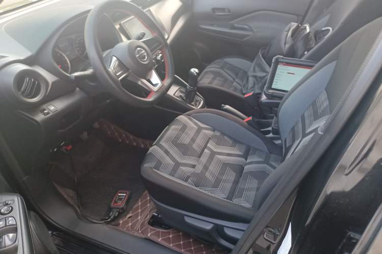Used Nissan Kicks 2017 1.5L Manual Cool Dynamic Edition Left Front Seat